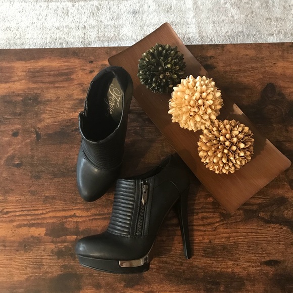 Fergie Shoes - Fergie black Wander Women’s ankle boots